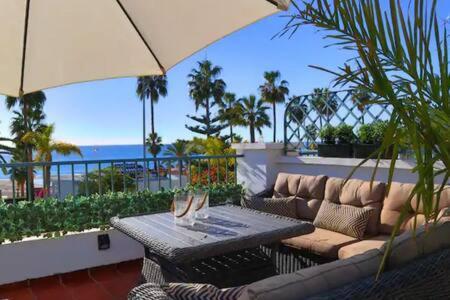 Apartamento En Primera Linea De Playa Nerja Eksteriør bilde